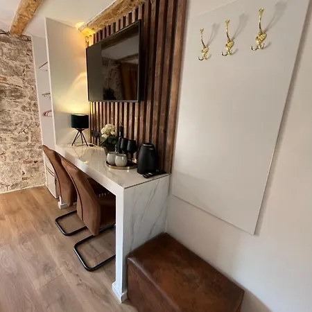 Vale Guest house *